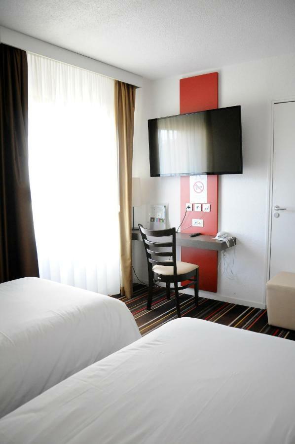 Ibis Styles Segre Hotel Exterior photo